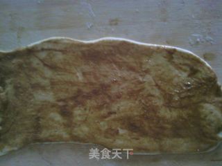 继续发面——麻酱花卷和糖三角的做法步骤：12