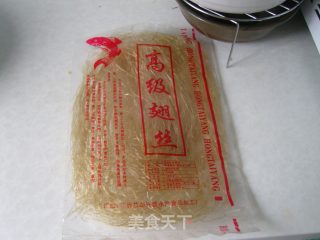 鲍汁鱼翅捞饭的做法步骤：1