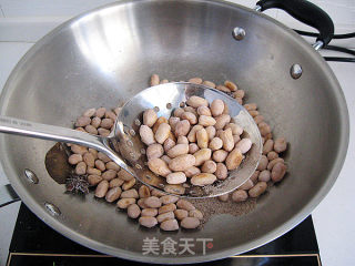盐烤五香花生米的做法步骤：6