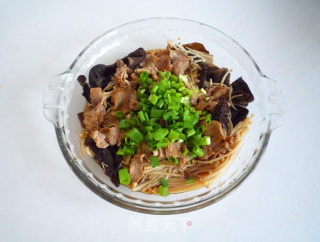 金针菇木耳蒸牛肉的做法步骤：5