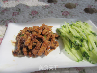 荠菜小饼卷肉丝的做法步骤：10