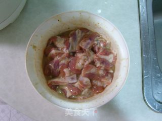 鲜辣蒸脆骨的做法步骤：2