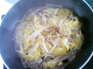 【一个人哒午餐】鲜香大白菜的做法步骤：7