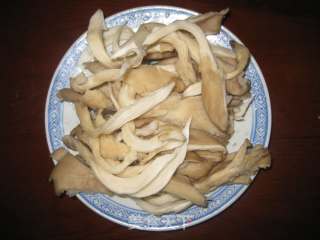 鲜蘑炒肉片的做法步骤：1