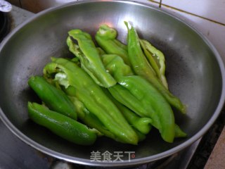 糖醋虎皮青椒的做法步骤：2