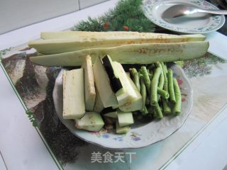 豆角炒茄子的做法步骤：1