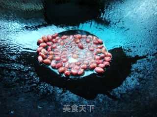 花生仁炒肉丁的做法步骤：4