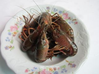 油爆大龙虾的做法步骤：1