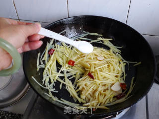 酸辣土豆丝的做法步骤：6