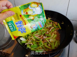 酱炒芹菜肉丝的做法步骤：10