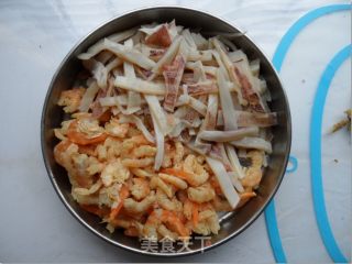 鱿鱼虾米粥的做法步骤：3