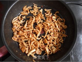 鱿鱼虾米粥的做法步骤：4