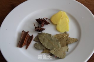 土豆炖猪手的做法步骤：3