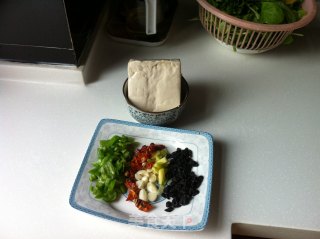 豆豉扒柴火豆腐的做法步骤：1