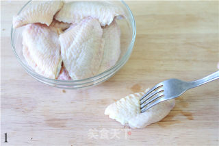 新奥尔良烤鸡翅的做法步骤：1