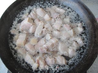 美味红烧肉的做法步骤：4