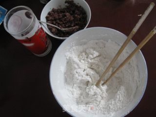 自制元宵的做法步骤：1