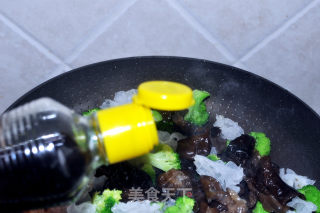 蒜茸双耳西兰花的做法步骤：4
