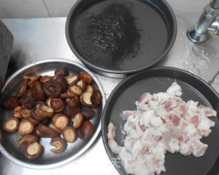 发菜香菇腩肉煲的做法步骤：1
