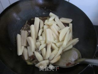 农家风味小鱼酱土豆的做法步骤：6
