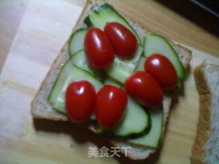 【早餐】时蔬三明治配酸奶水果杯的做法步骤：5
