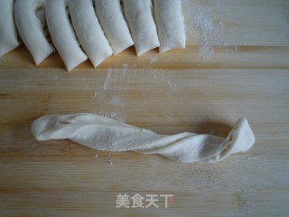 饭菜一锅出——排骨豆角粘卷子的做法步骤：9