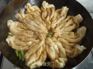 饭菜一锅出——排骨豆角粘卷子的做法步骤：13