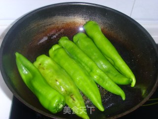 酱焖尖椒茄子的做法步骤：2