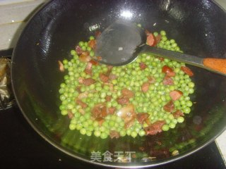 豌豆炒腊肠的做法步骤：4