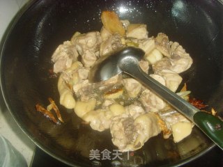 香菇炖鸡肉的做法步骤：4