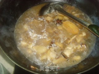 香菇炖鸡肉的做法步骤：5