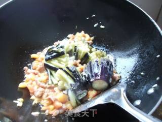 酱香肉末菊花茄的做法步骤：11