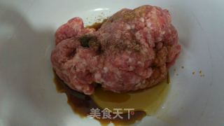 酸菜猪肉蒸饺的做法步骤：1