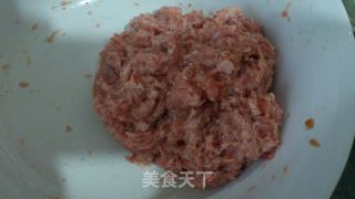 酸菜猪肉蒸饺的做法步骤：2