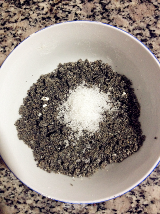 应景儿的营养品——香醇黑芝麻糊的做法步骤：4
