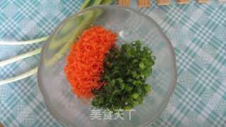 葱油饼的做法步骤：2