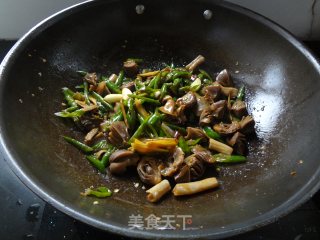 青椒炒鸭胗的做法步骤：5