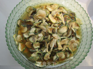简单食材，快捷小炒——肉炒黄瓜干的做法步骤：1