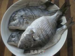 红烧海鱼的做法步骤：1