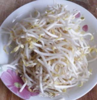 家常豆芽炒饼的做法步骤：1