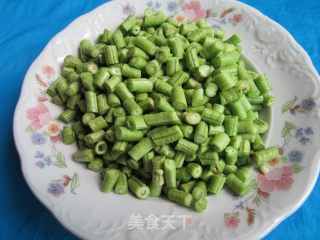 家常菜---豆角炒肉的做法步骤：2