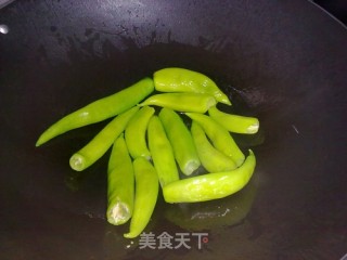 虎皮青椒的做法步骤：2