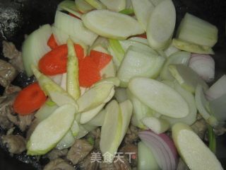 绿咖喱牛肉的做法步骤：3