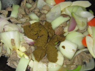 绿咖喱牛肉的做法步骤：4