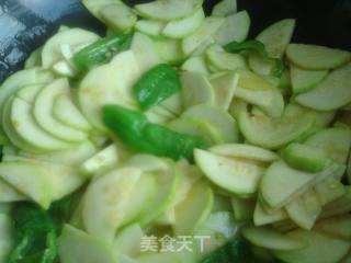 西葫芦炒肉片的做法步骤：6
