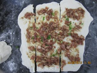 葱香肉饼的做法步骤：6