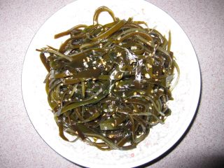 夏季凉拌菜——海带丝的做法步骤：3