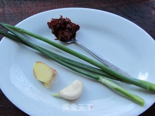 酱烧花蛤的做法步骤：1