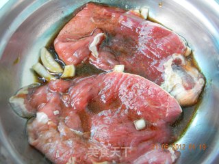 烤牛肉的做法步骤：1