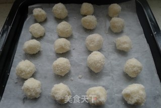 椰丝蛋白球的做法步骤：5